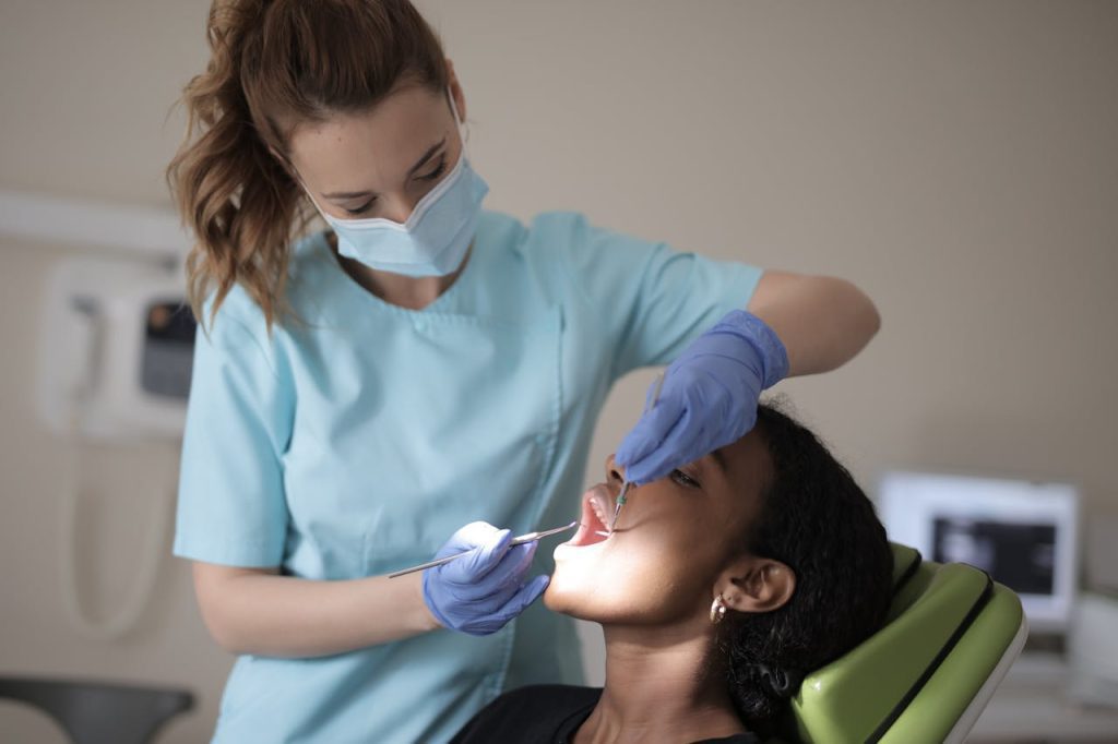Quais problemas um software para clínica odontológica pode resolver.
Procedimentos odontológicos de qualidade.
