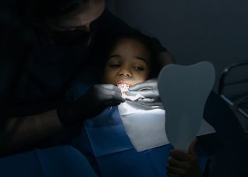 Procendimento odontógico infantil de qualidade para garantir a segurança do paciente na clínica odontológica