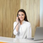 Como contratar secretárias e recepcionistas - treinamento de recepção